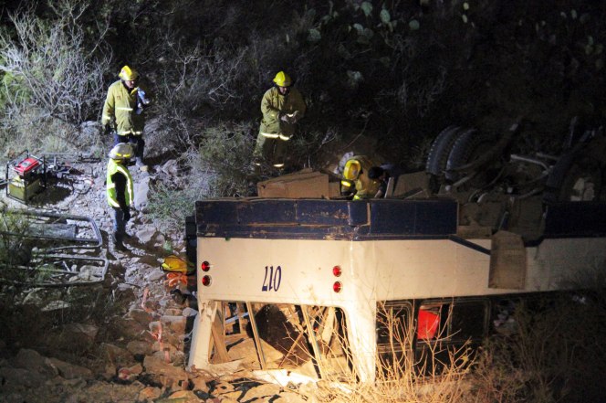 میکسیکو میں پہاڑی راستے پر بس گر کر تباہ، 10 ہلاک، 26 زخمی